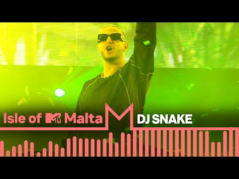 ⁣DJ Snake Performs 