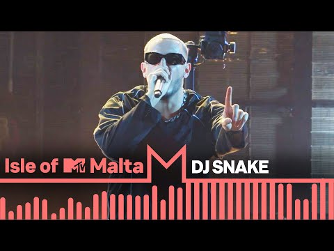 ⁣DJ Snake Performs 