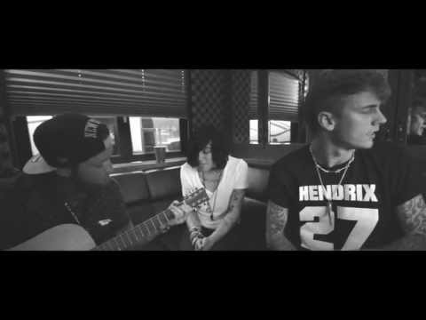 ACOUSTIC: Machine Gun Kelly & Kellin Quinn - Swing Life Away [RISE AGAINST COVER]