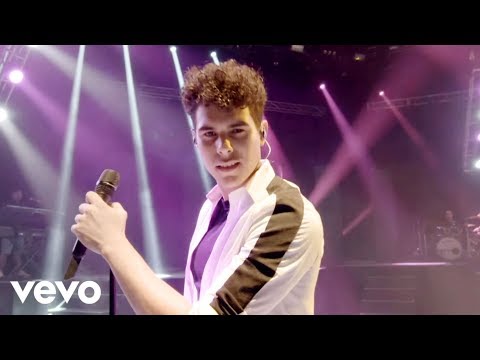 CNCO - Mamita (Tour Video)