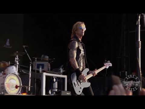 Guns N' Roses - Not In This Lifetime Selects: Slither, Download Festival