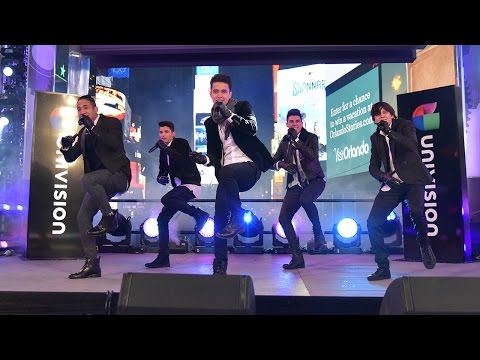 ⁣CNCO - Devuélveme Mi Corazón - Times Square New York 2016