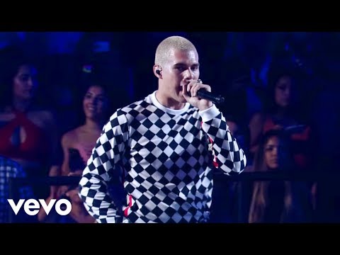 ⁣CNCO - Se Vuelve Loca / Sólo Yo (Premios Juventud 2018)