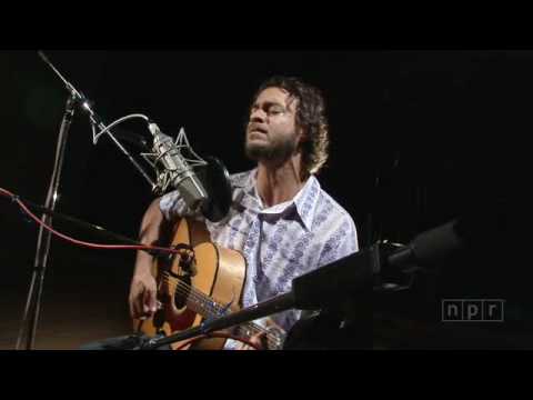 Amos Lee Performs 