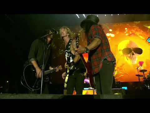 Guns N' Roses - Paradise City Live with Dave Grohl at BottleRock Napa Valley