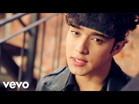 ⁣CNCO - Fiesta en Mi Casa (Official Video)