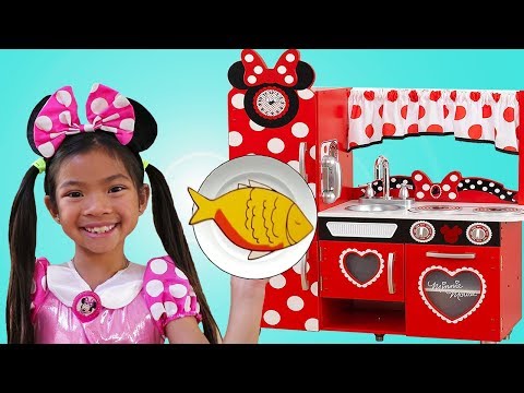 Emma Pretend Play with Minnie Mouse Costume Kitchen & Food Truck Toys