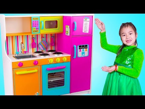 Jannie Pretend Play Cooking Food Challenges with Giant Kitchen Toy