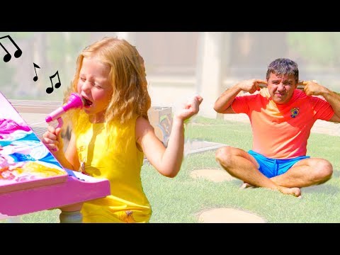 Настя ужасно поёт и мешает Папе  -  Nastya and Papa Pretend Play with Musical Instruments