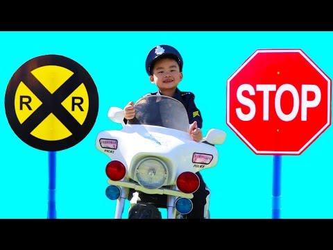 Police Lyndon Pretend Play with Traffic Signs