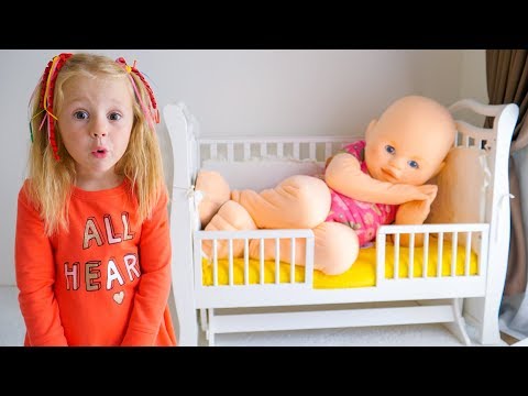 Настя и странный сон про куклу пупсика Nastya and a strange dream pretend play with funny giant doll