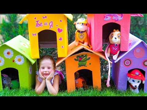 Nastya and dad paint playhouses