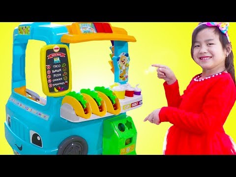 Jannie with Fun Food Truck Toy