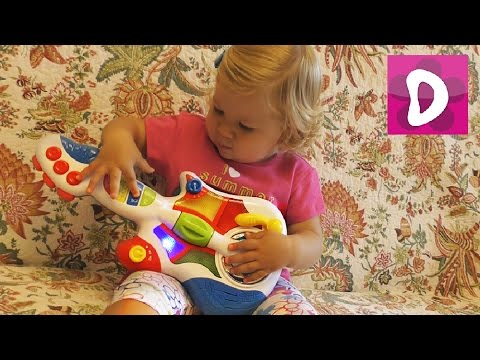 ✿ Игрушечная Гитара. Распаковка. Играем на гитаре. Little Guitar unpacking toys