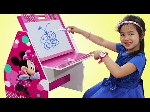 Jannie Pretend Play Drawing Challenge with Minnie Mouse Learning Table