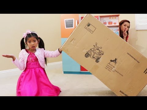 Emma Pretend Play Best Hide and Seek Spot Fun Game for Kids w/ Toys