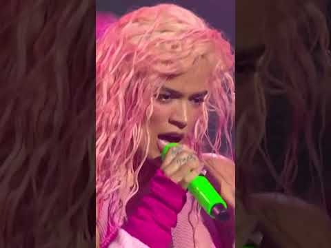 ⁣KAROL G Performs 