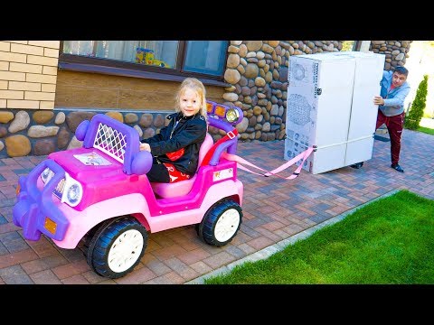 Nastya builds a playcastle and prevents papa from working