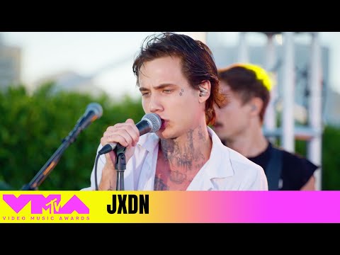 Chappell Roan’s “Hot To Go” Gets a Pop-Punk Cover by JXDN | MTV Live: VMA Countdown