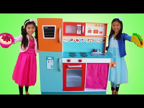 Emma & Wendy Pretend Play COOKING Competition with Cute Giant Kitchen Toy