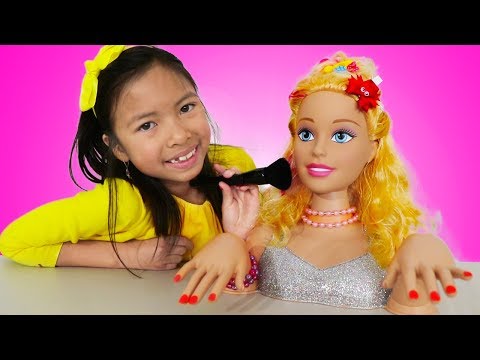 Wendy Pretend Play with Barbie MAKEOVER Toy