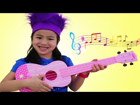 Jannie Pretend Play with CUTE Guitar Toy and Sing Kids Songs