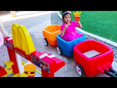 Jannie Pretend Play with McDonalds Drive Thru Fast Food Kitchen Toy Set