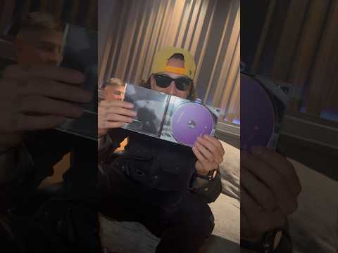 Don Juan ya está en CD!!!!! 🥺💜💿💿💿💿 link: https://Maluma.lnk.to/DonJuanPhysical