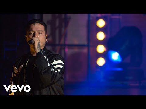 J Balvin - La Venganza (Live at The Year In Vevo)