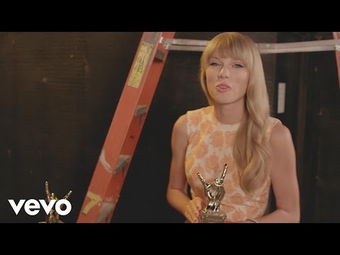 Taylor Swift - #VevoCertified, Pt. 1: Award Presentation