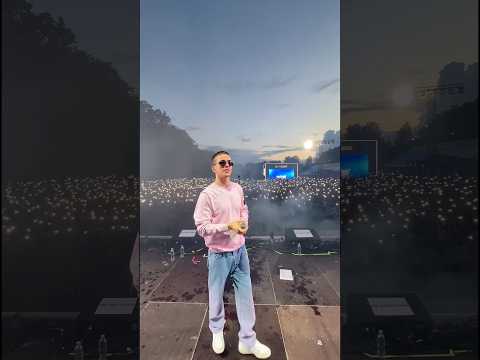 хлопья летят наверх 🌌